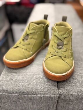 Cat and Jack Dino Kids Olive Green High-Top Sneakers - Casual Comfort, size 9